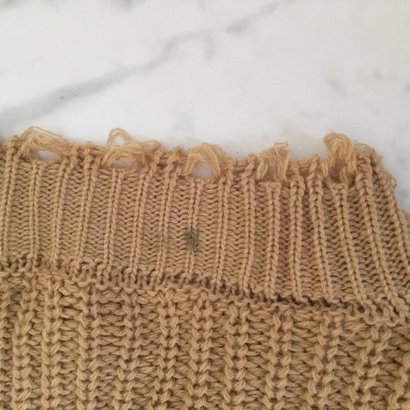 Tan Distressed V Neck Sweater - Small flaw - Picture 5 of 6